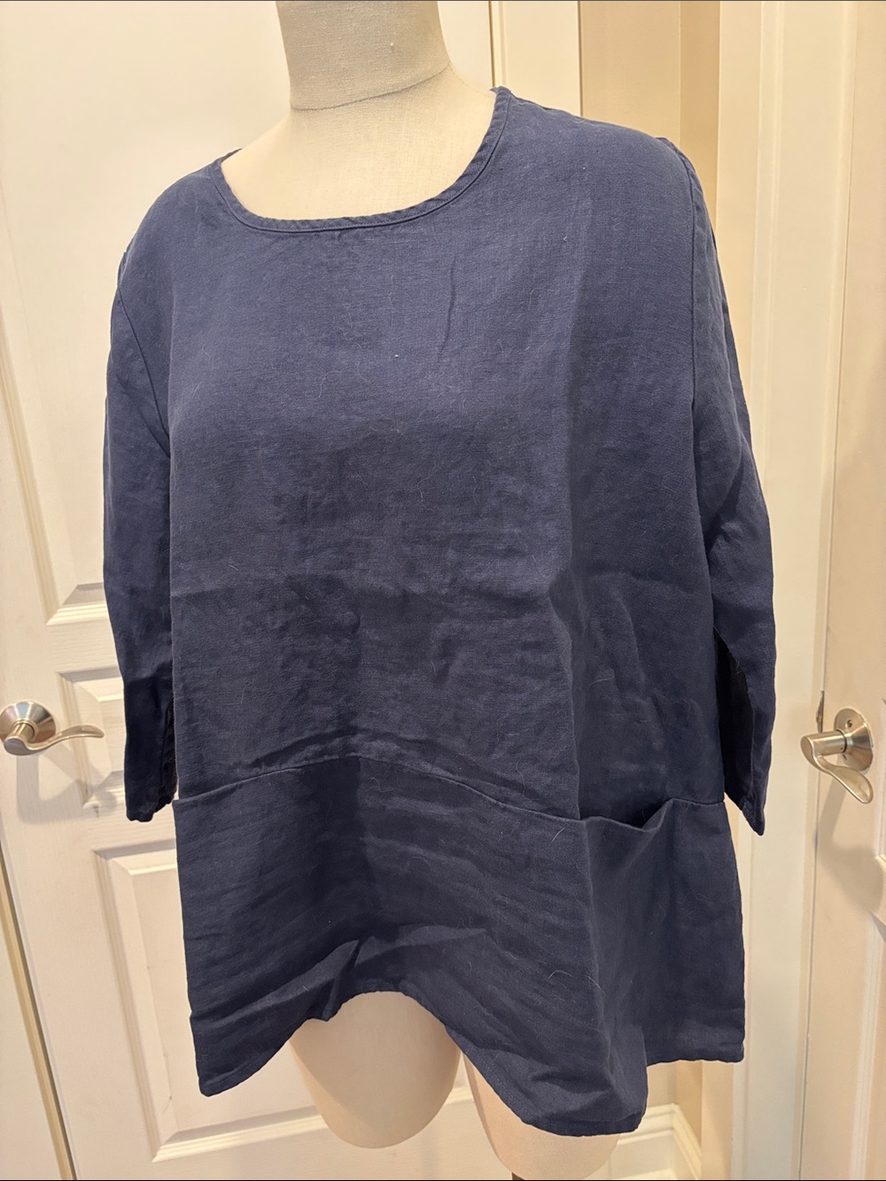 Women's Navy Linen Relaxed Pocket Top